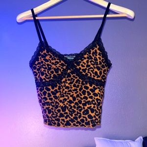 Leopard print v-neck crop top